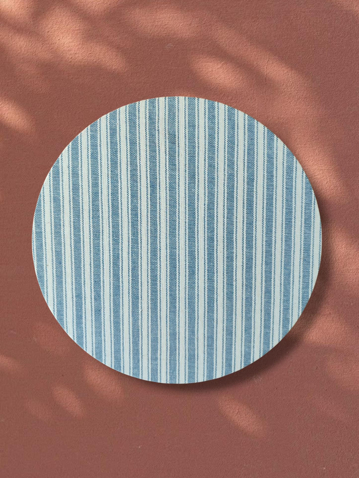 VIRGENCITA RAYA AZUL CON PAN DE ORO