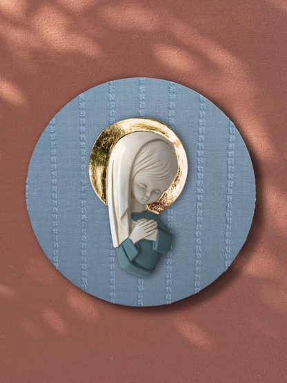 VIRGENCITA PLUMETI AZUL CON PAN DE ORO