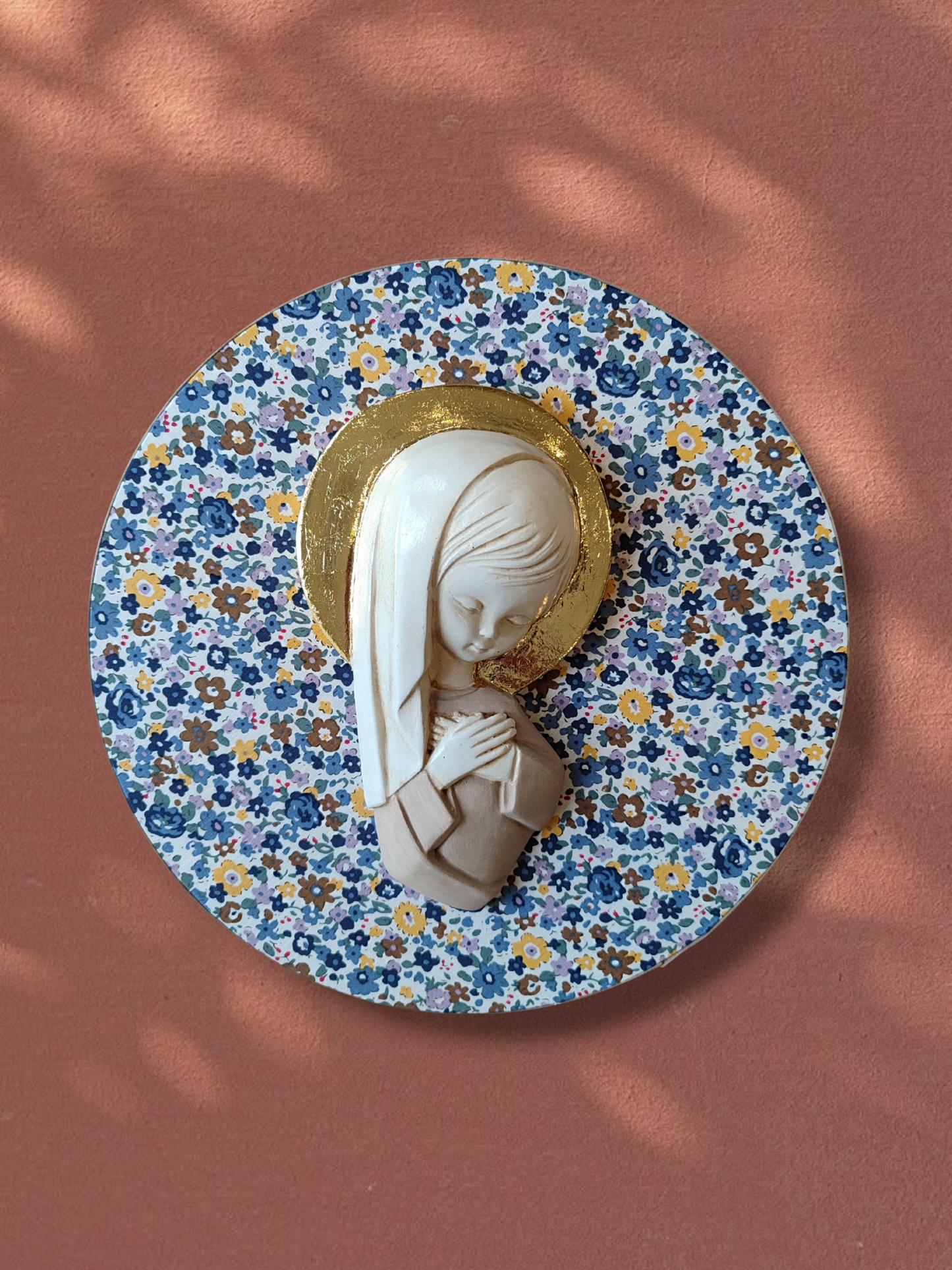 VIRGENCITA ÍNDIGO CON PAN DE ORO