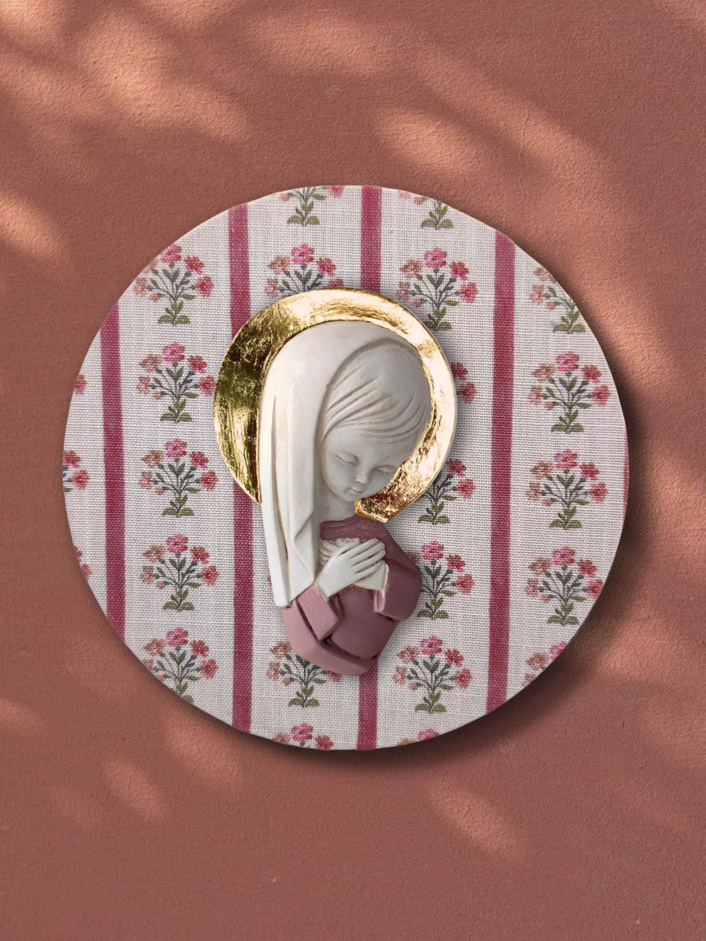 VIRGENCITA RAYAS Y FLORES CON PAN DE ORO