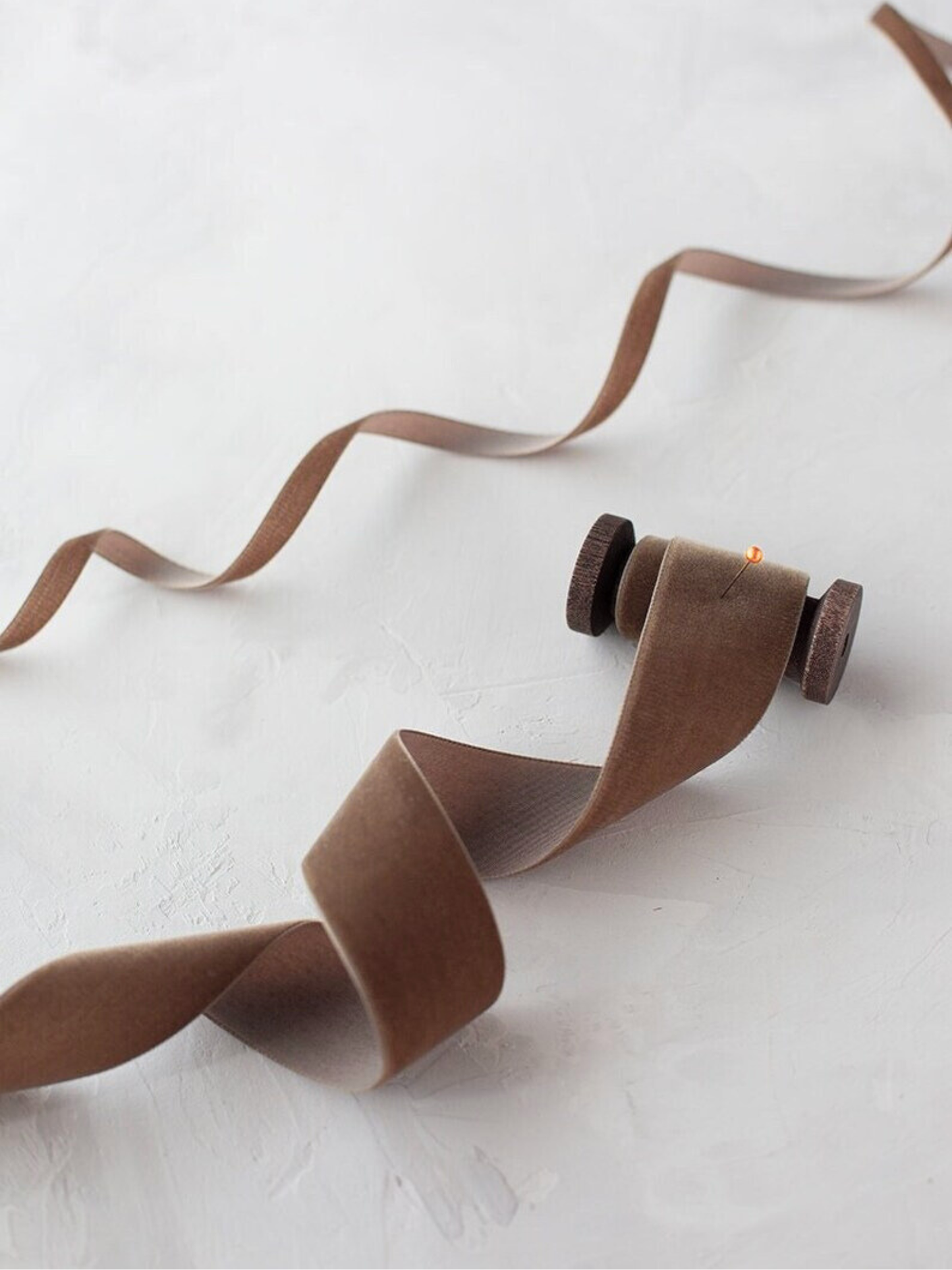 VIRGENCITA LINO CRUDO CON PAN DE ORO